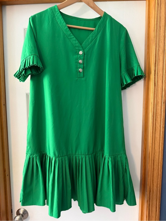 SHEIN Dresses & Skirts - Women’s SHEIN Bright Green V-Neck Ruffle Hem Dress LARGE